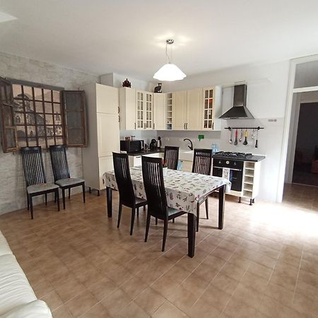 Appartamento Taverna Gattolini Венцоне Екстериор снимка