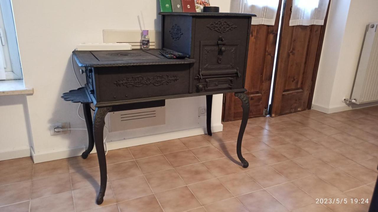 Appartamento Taverna Gattolini Венцоне Екстериор снимка