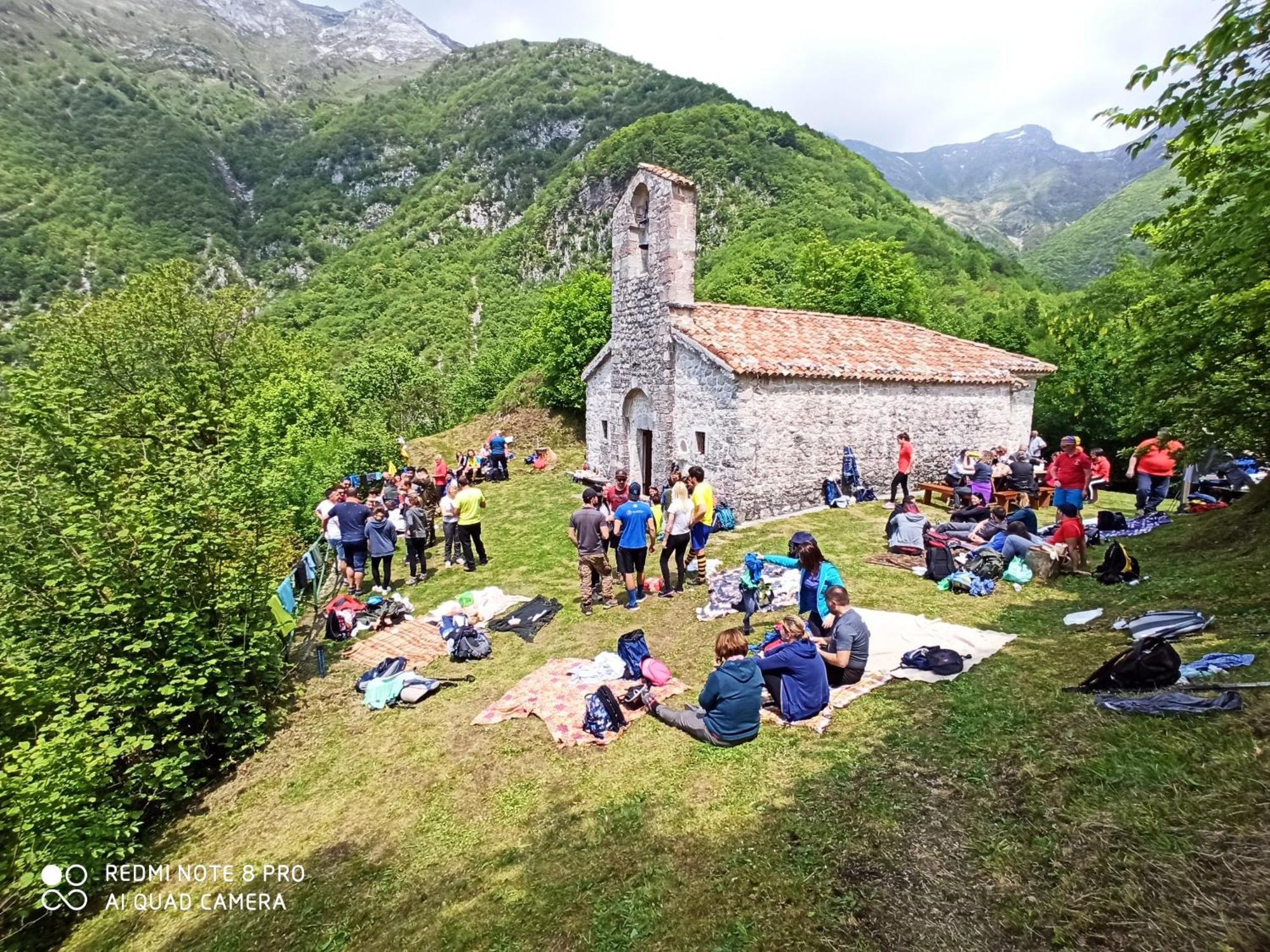 Appartamento Taverna Gattolini Венцоне Екстериор снимка